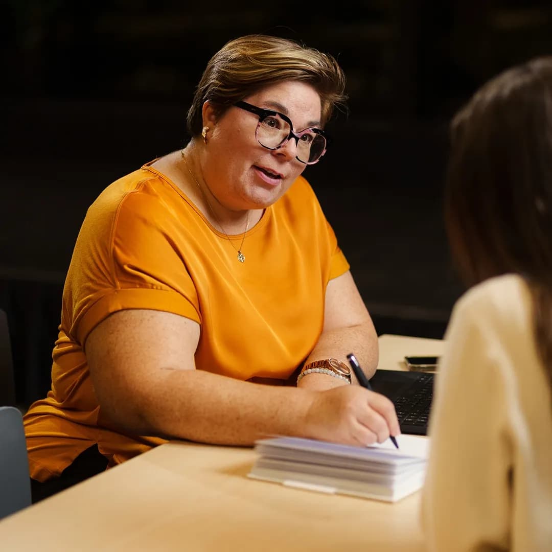 Marie-Diane Perron présentant les services de Kazi Conseils